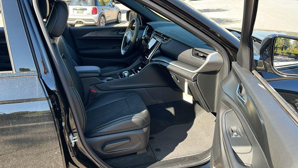 new 2025 Jeep Grand Cherokee L car, priced at $41,336