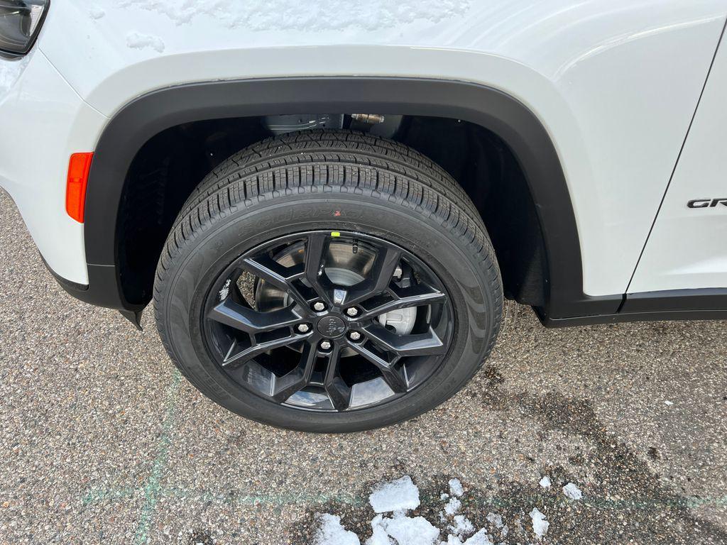 new 2025 Jeep Grand Cherokee L car, priced at $47,996