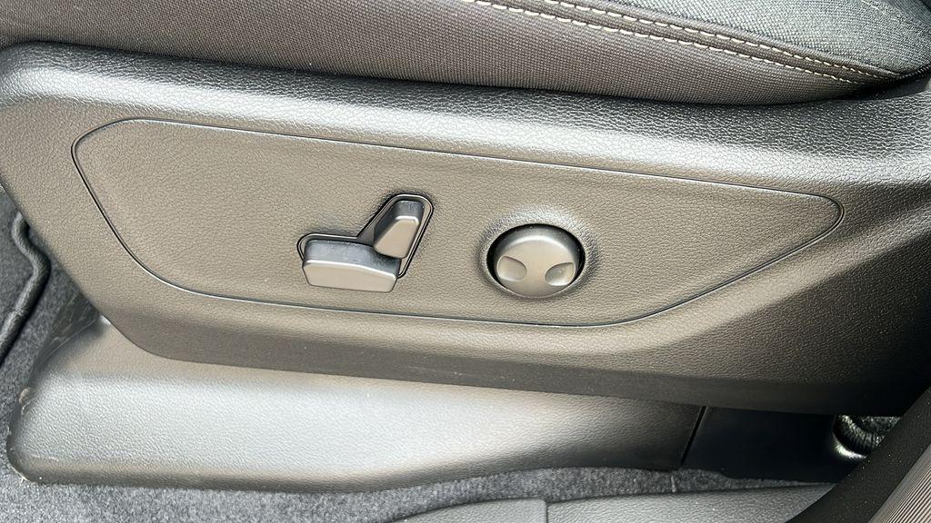 new 2025 Ram 1500 car, priced at $41,220