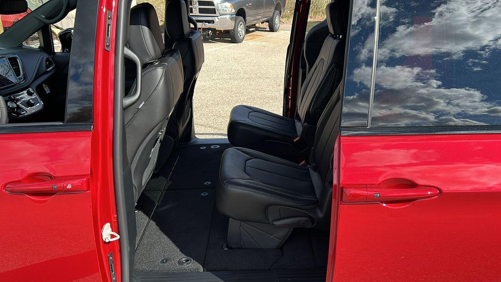 new 2026 Chrysler Pacifica car, priced at $43,343