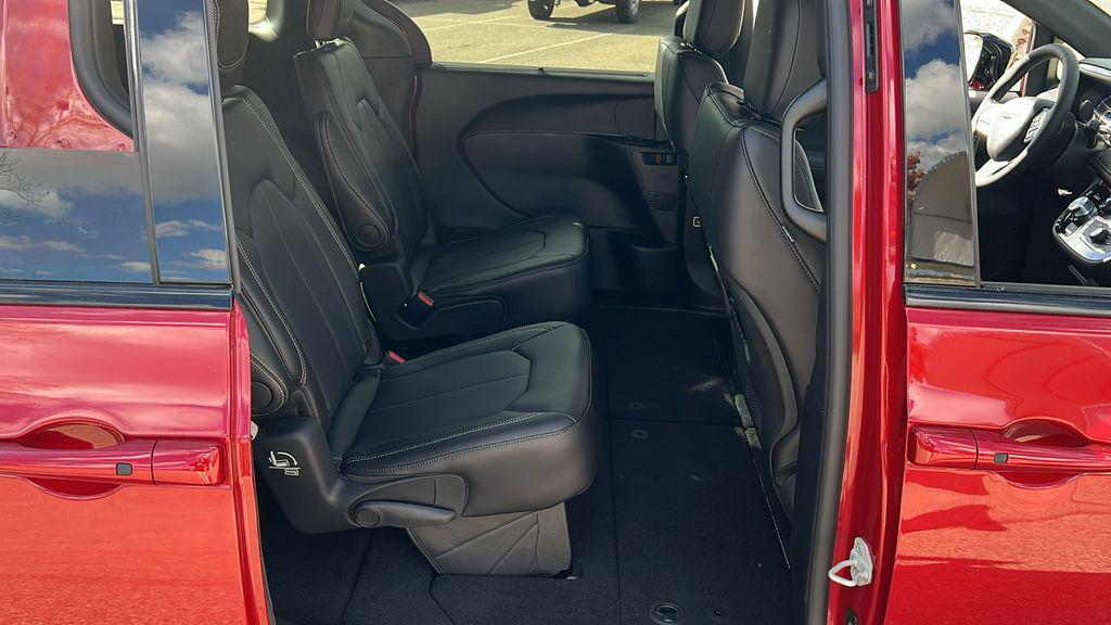 new 2026 Chrysler Pacifica car, priced at $43,343