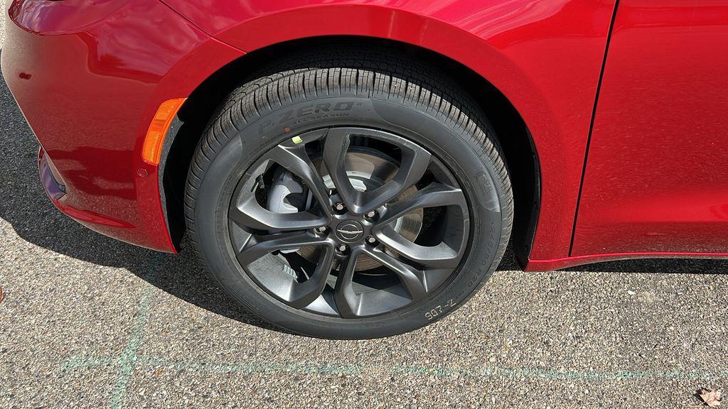 new 2026 Chrysler Pacifica car, priced at $43,343