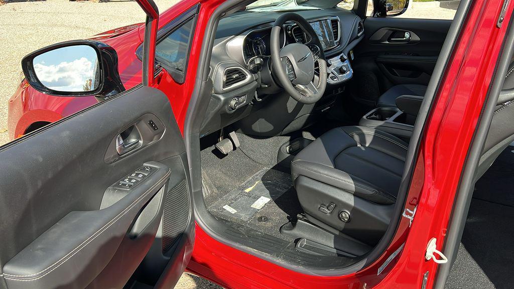 new 2026 Chrysler Pacifica car, priced at $43,343