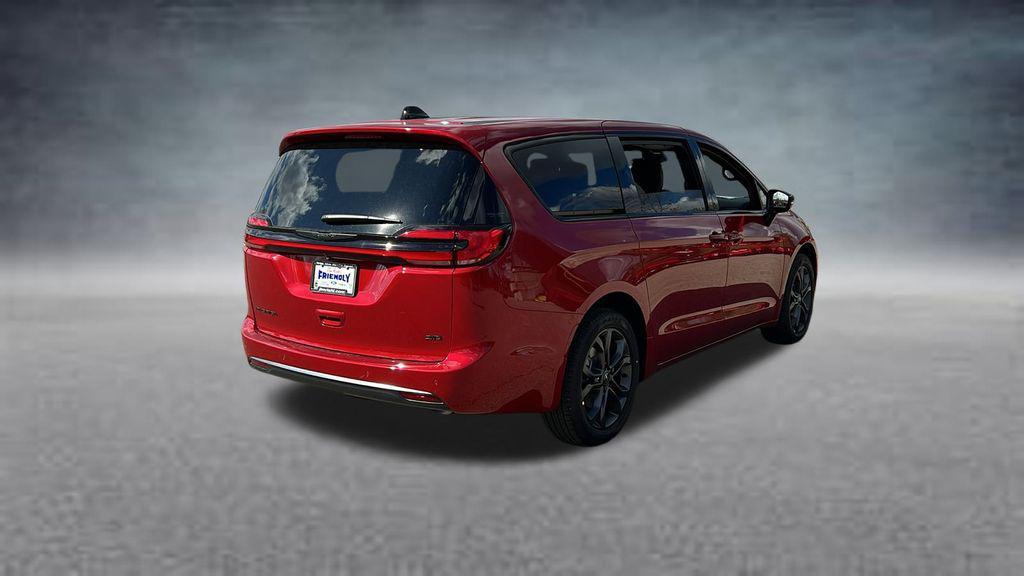 new 2026 Chrysler Pacifica car, priced at $43,343