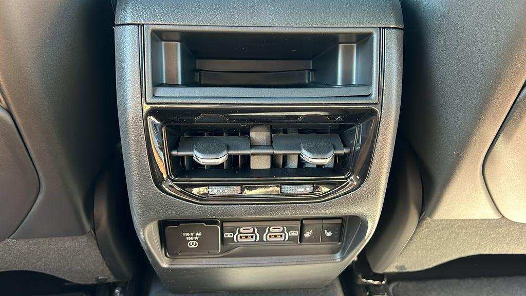 new 2025 Jeep Grand Cherokee car, priced at $49,220