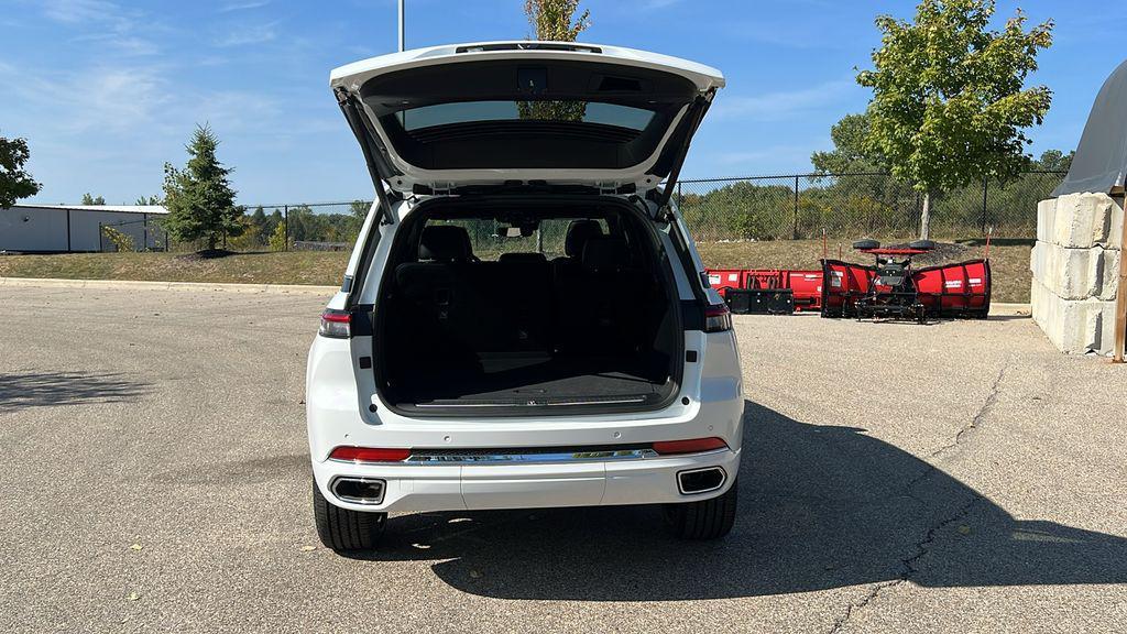 new 2025 Jeep Grand Cherokee car, priced at $49,220