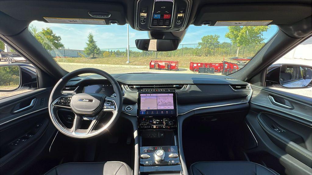 new 2025 Jeep Grand Cherokee car, priced at $49,220