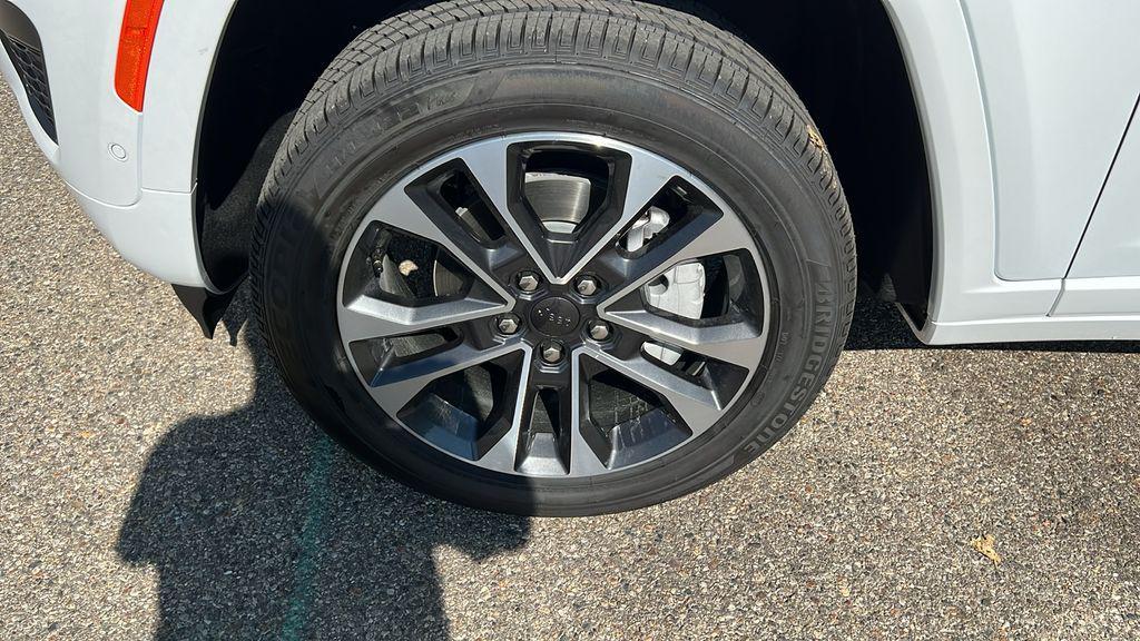 new 2025 Jeep Grand Cherokee car, priced at $49,220