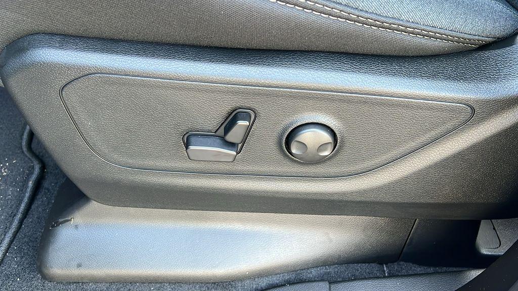 new 2025 Ram 1500 car, priced at $41,220