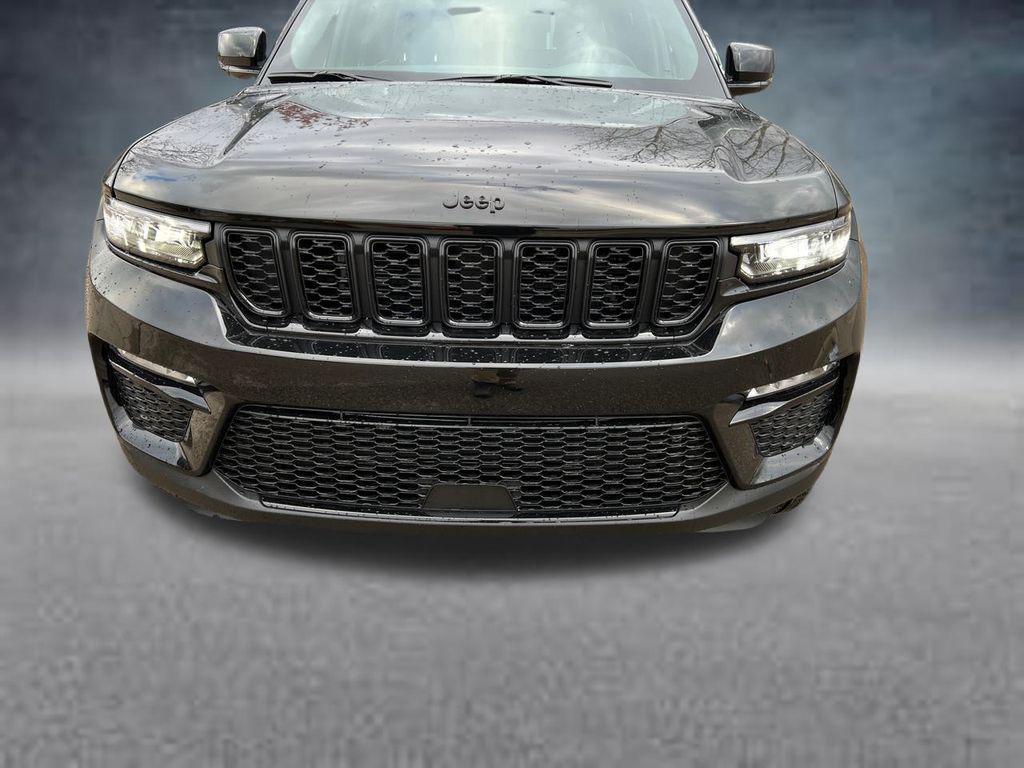 new 2025 Jeep Grand Cherokee car, priced at $43,114