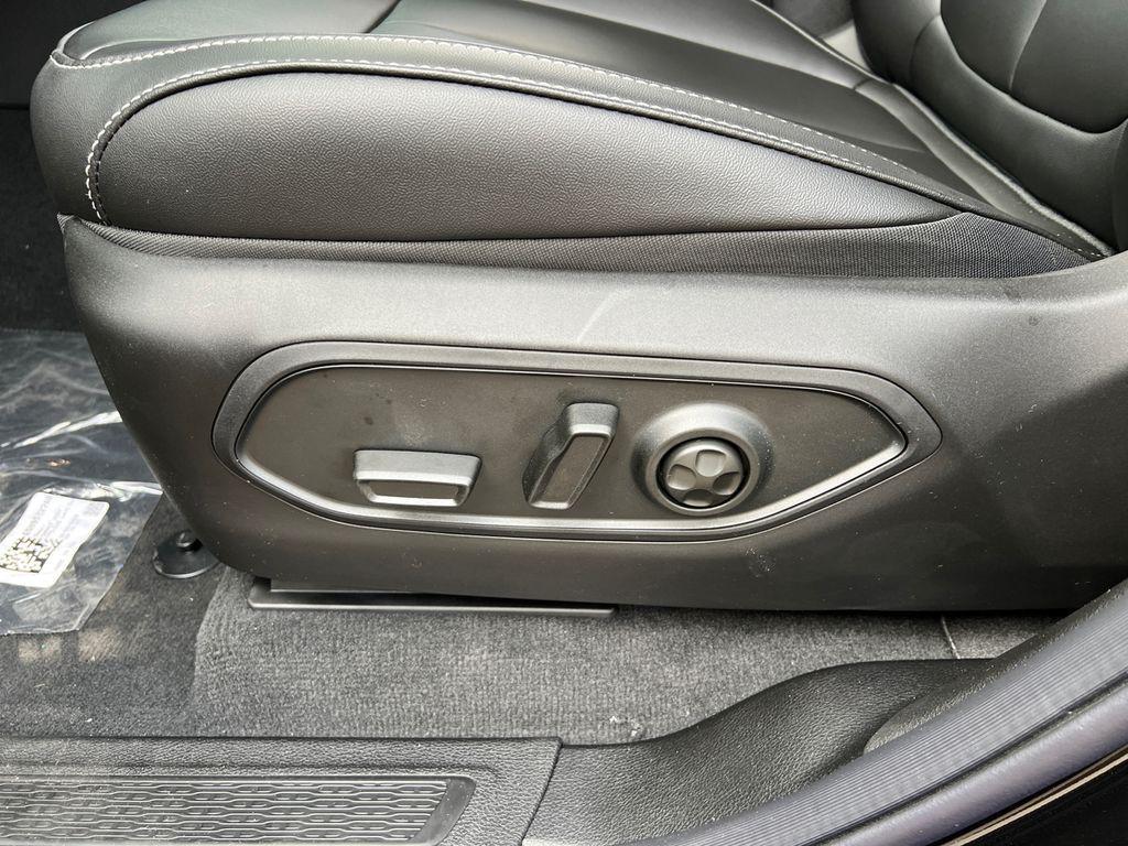 new 2025 Jeep Grand Cherokee car, priced at $43,114