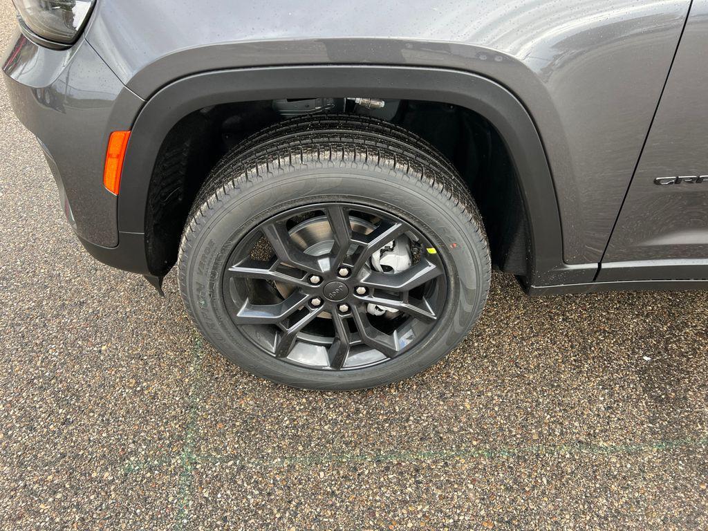 new 2025 Jeep Grand Cherokee car, priced at $46,308