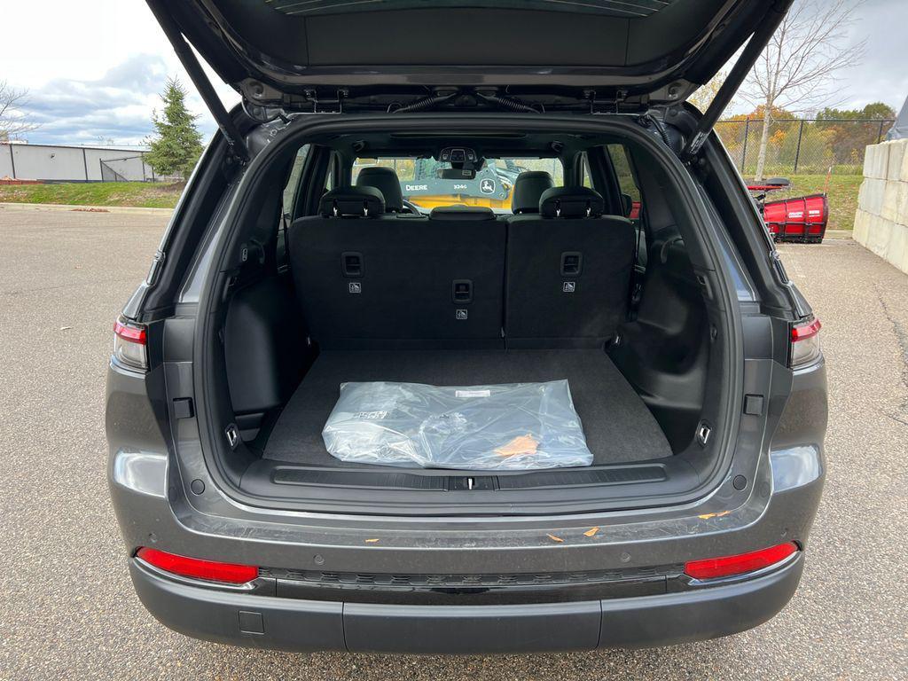 new 2025 Jeep Grand Cherokee car, priced at $46,308