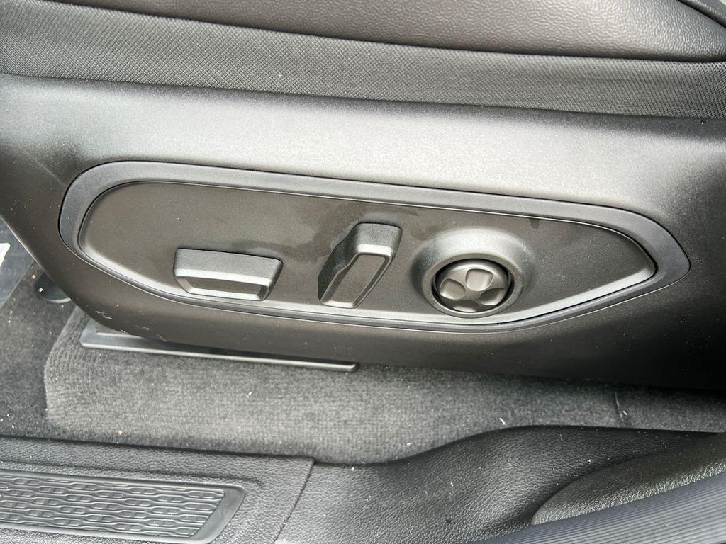 new 2025 Jeep Grand Cherokee car, priced at $46,308