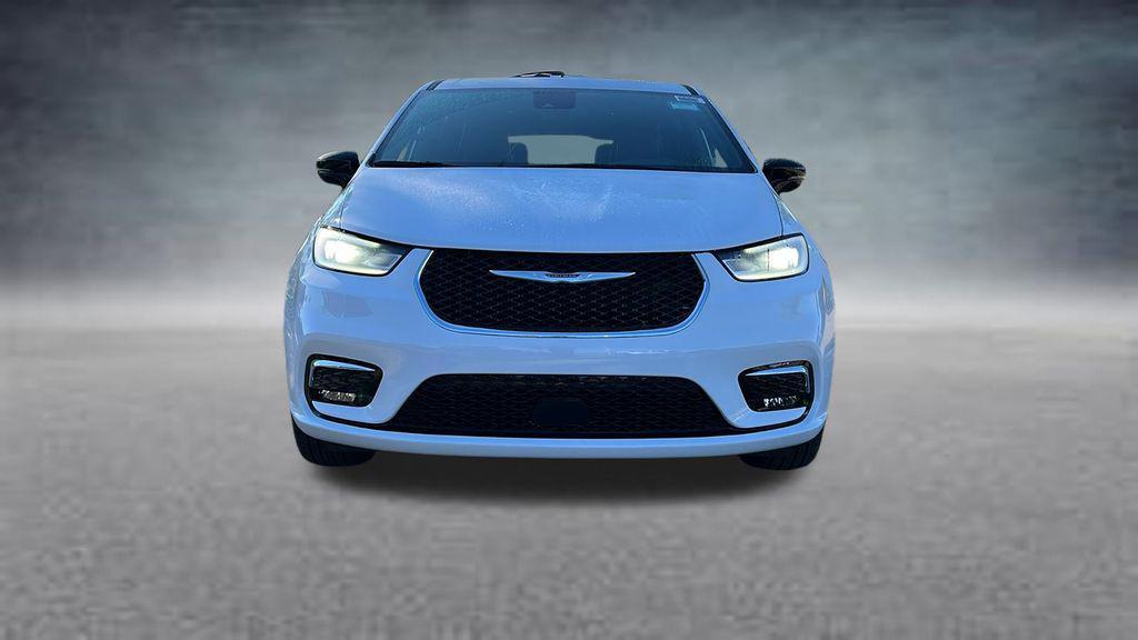 new 2026 Chrysler Pacifica car, priced at $43,122