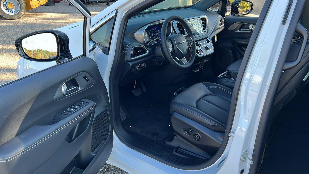 new 2026 Chrysler Pacifica car, priced at $43,122