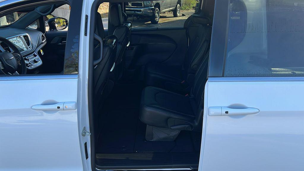 new 2026 Chrysler Pacifica car, priced at $43,122