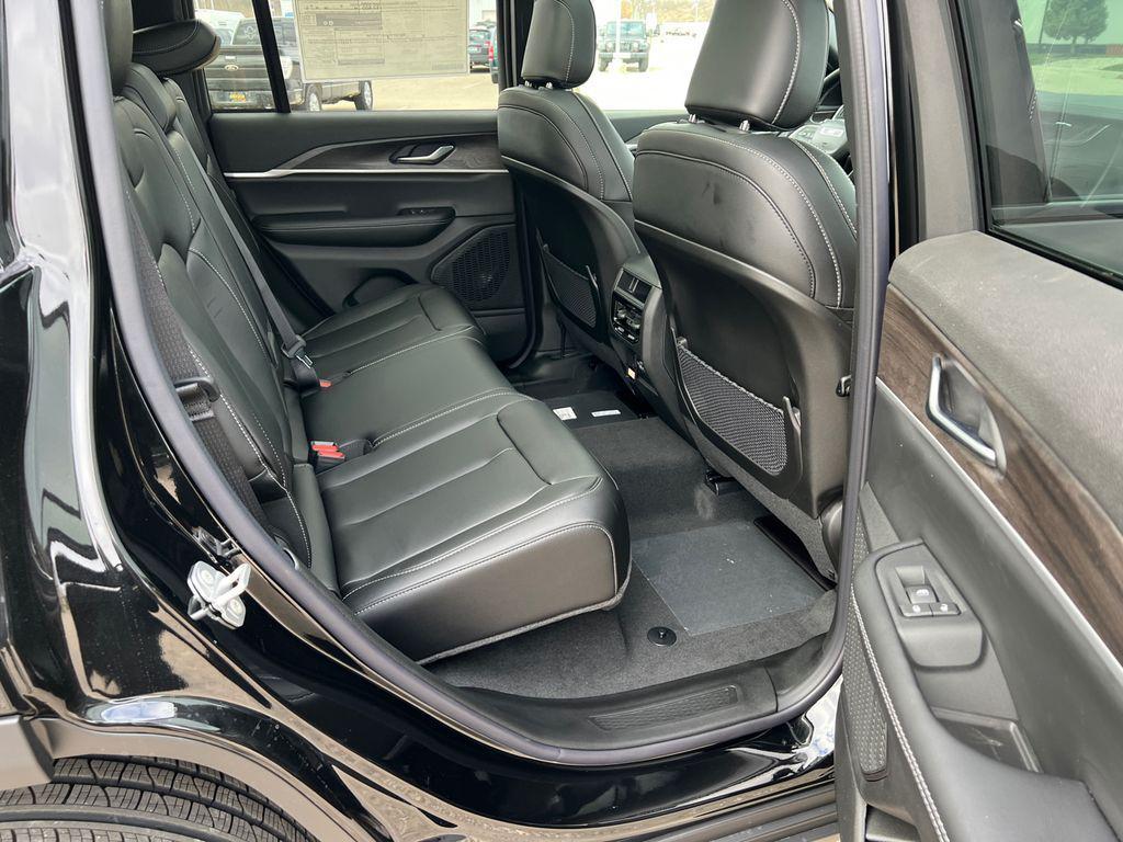 new 2025 Jeep Grand Cherokee car, priced at $46,808