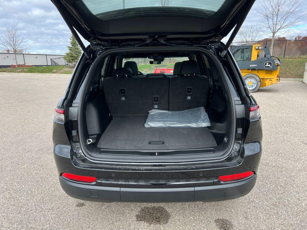 new 2025 Jeep Grand Cherokee car, priced at $46,808