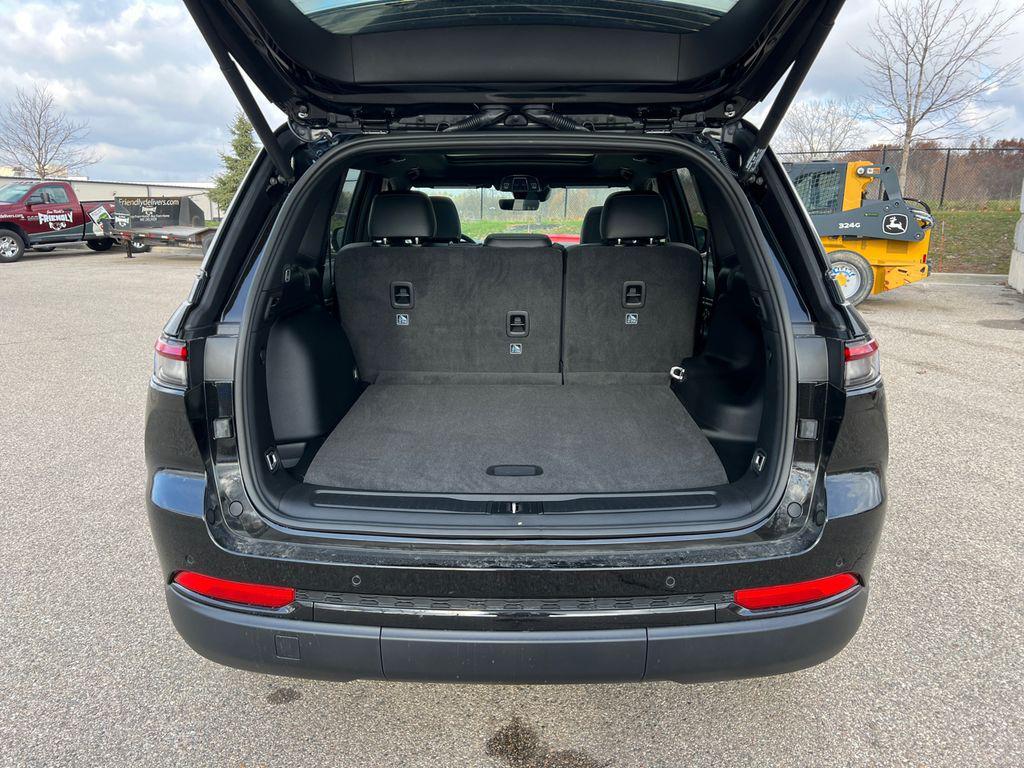 new 2025 Jeep Grand Cherokee car, priced at $46,808