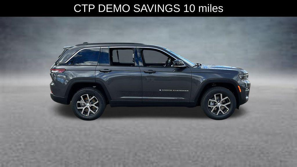 new 2025 Jeep Grand Cherokee car, priced at $43,975