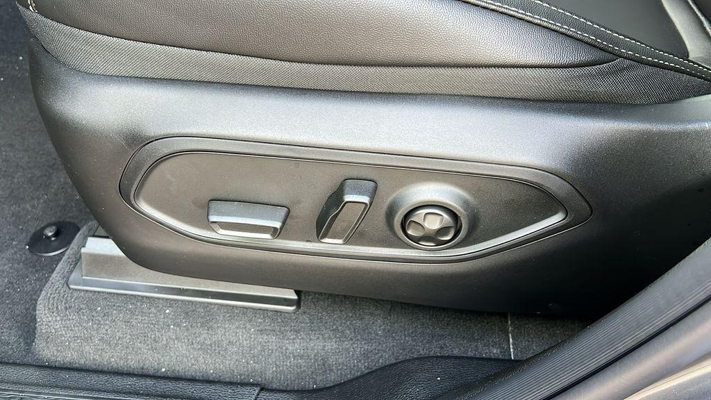 new 2025 Jeep Grand Cherokee car, priced at $43,975