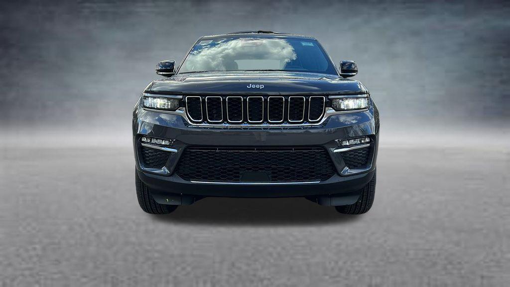 new 2025 Jeep Grand Cherokee car, priced at $43,975