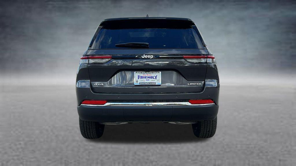new 2025 Jeep Grand Cherokee car, priced at $43,975
