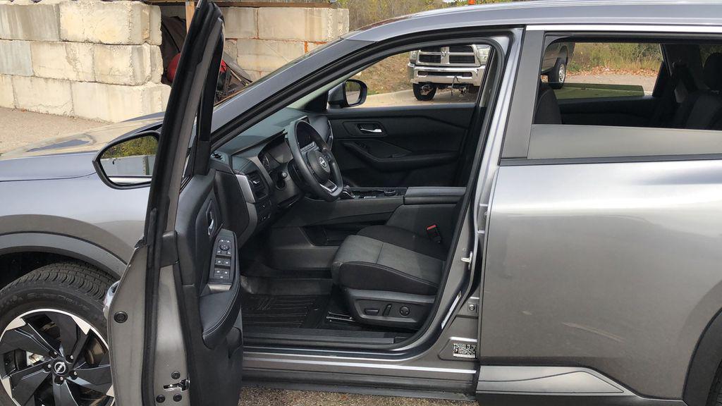 used 2024 Nissan Rogue car, priced at $22,913