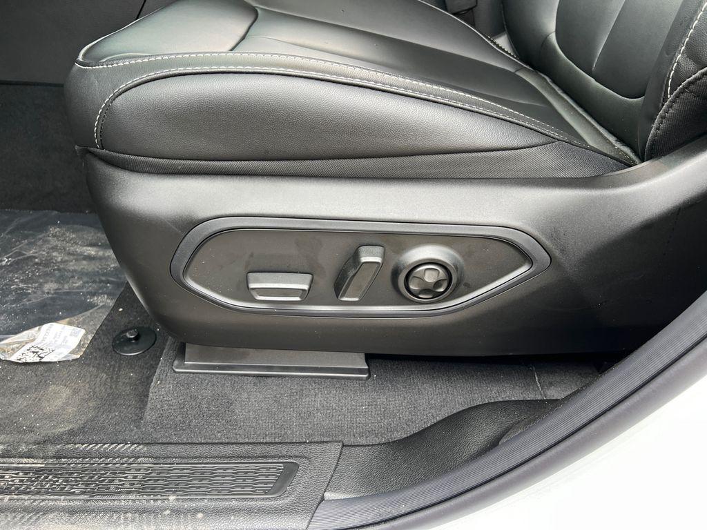 new 2025 Jeep Grand Cherokee L car, priced at $47,996