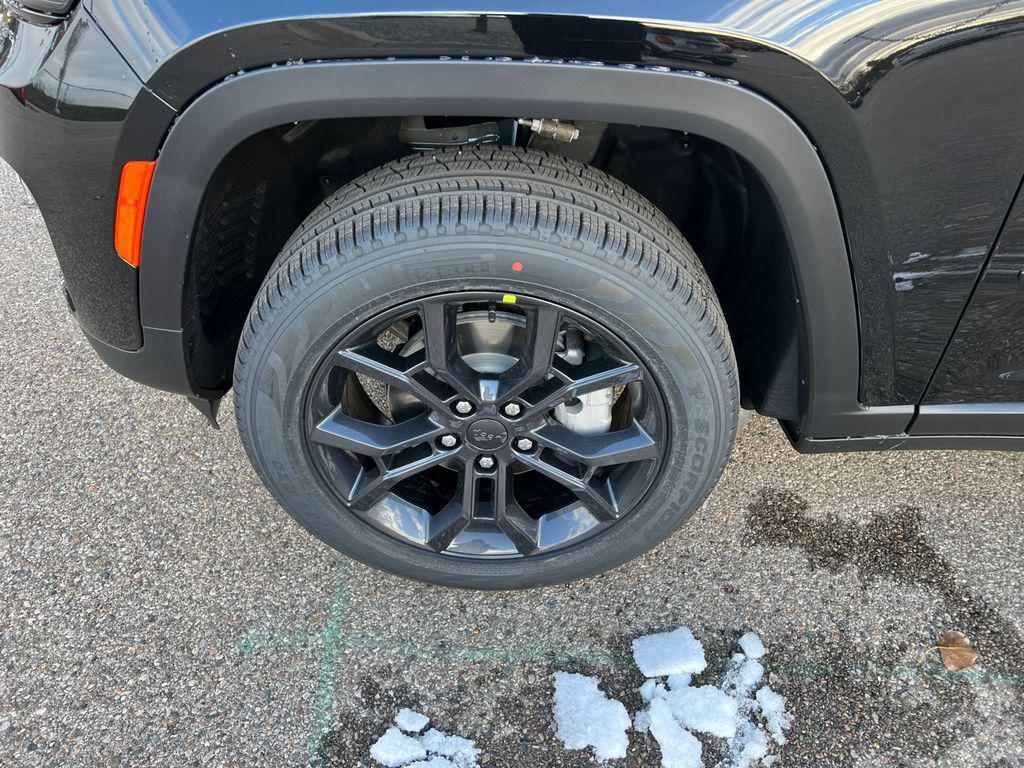 new 2025 Jeep Grand Cherokee car, priced at $46,808