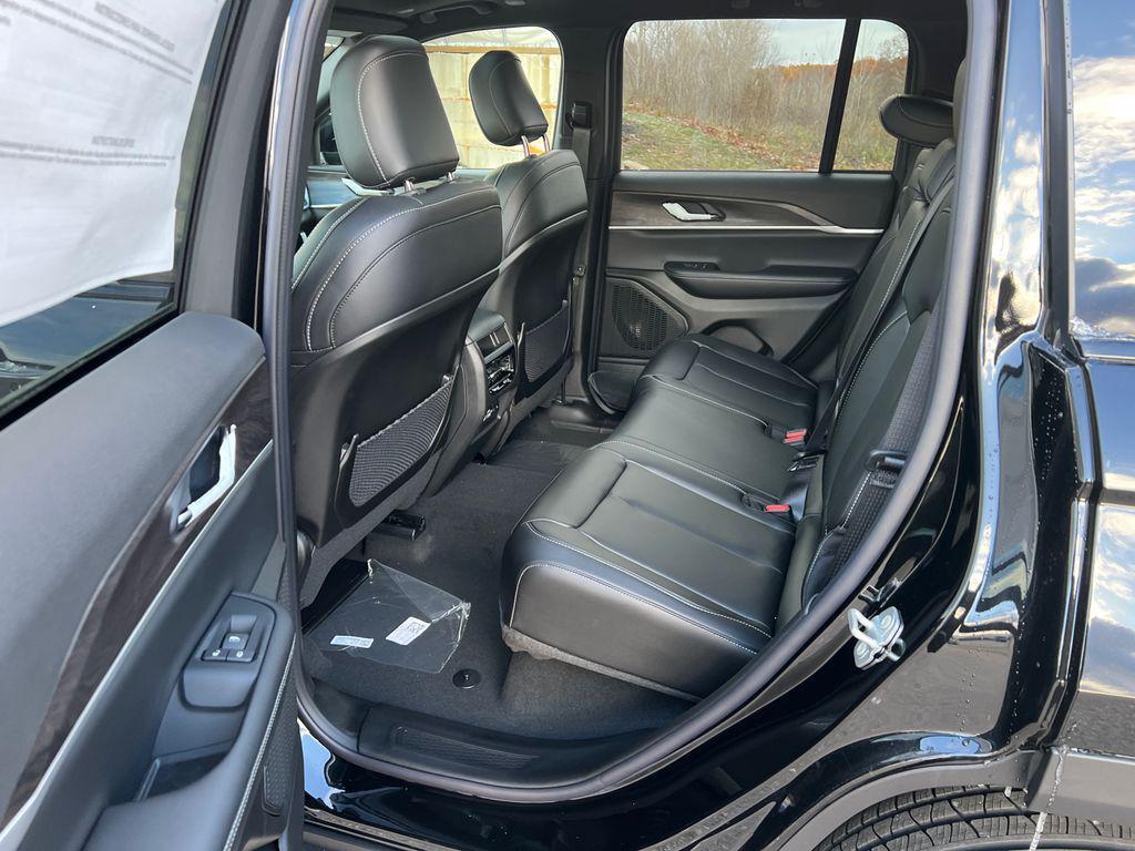 new 2025 Jeep Grand Cherokee car, priced at $46,808