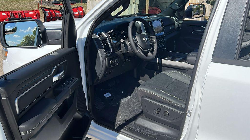 new 2025 Ram 1500 car, priced at $40,992