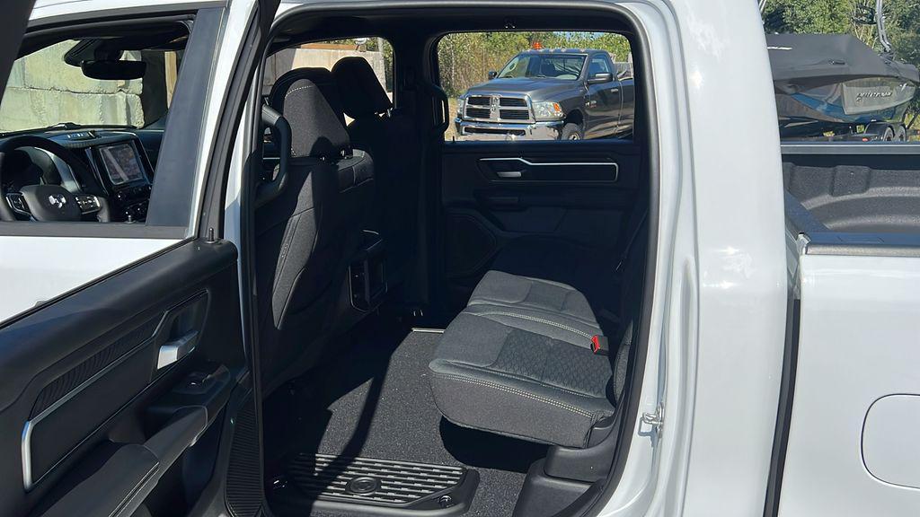 new 2025 Ram 1500 car, priced at $40,992
