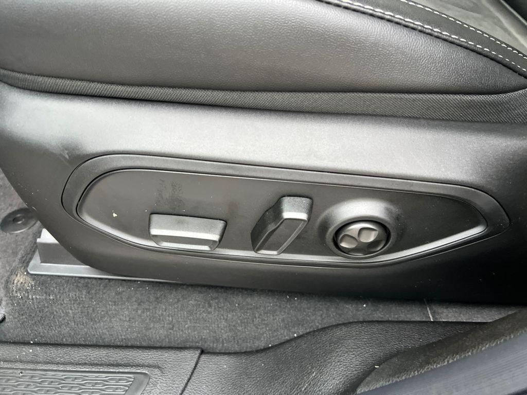 new 2025 Jeep Grand Cherokee L car, priced at $42,881