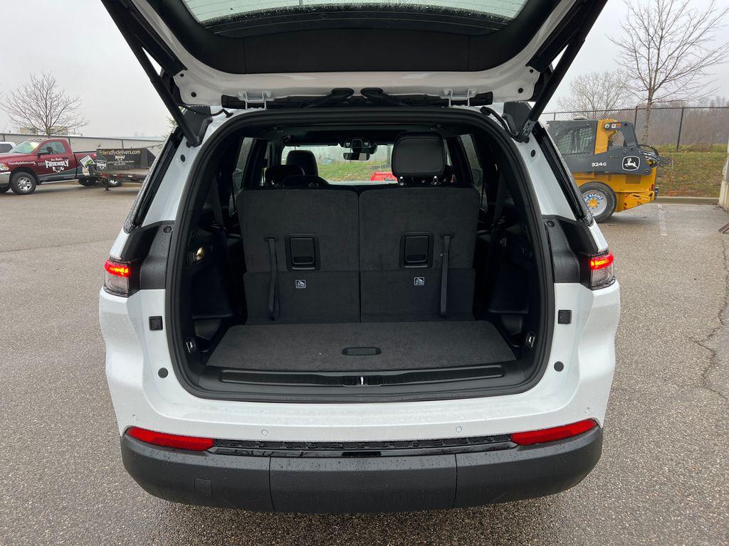 new 2025 Jeep Grand Cherokee L car, priced at $42,881