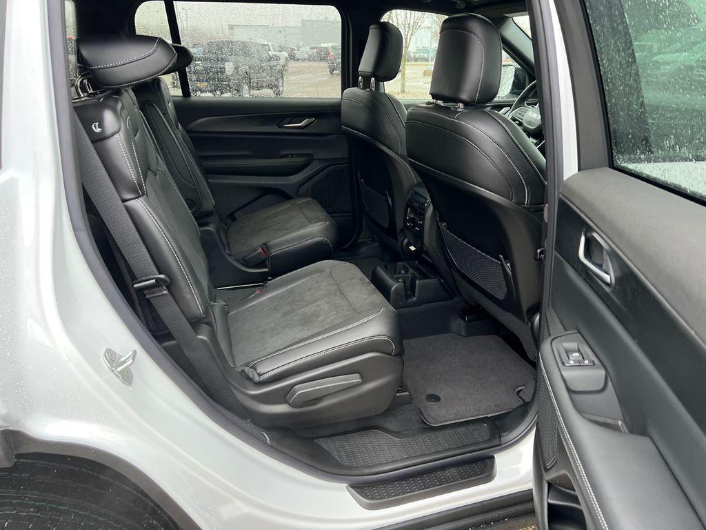 new 2025 Jeep Grand Cherokee L car, priced at $42,881