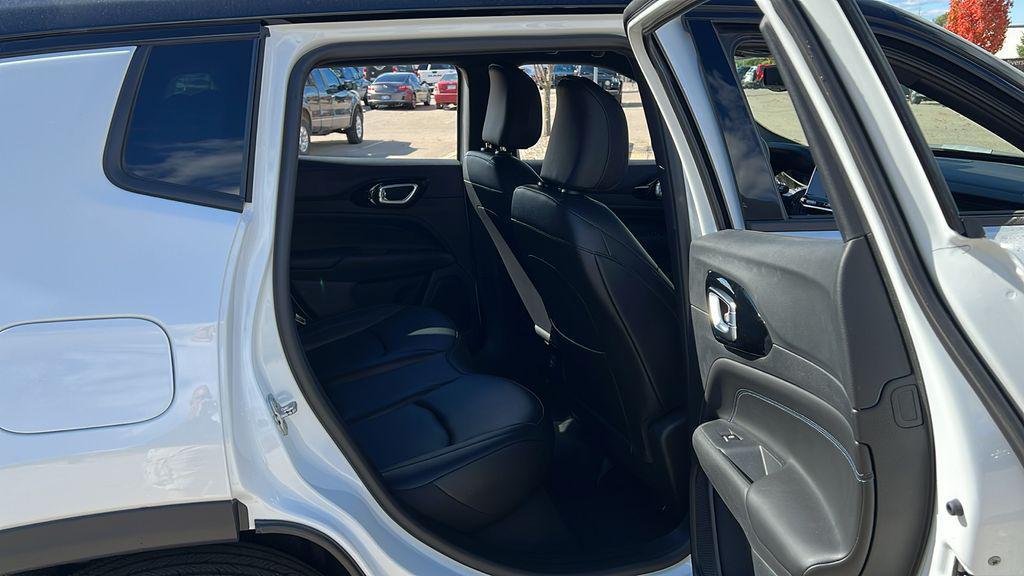 new 2026 Jeep Compass car, priced at $31,296