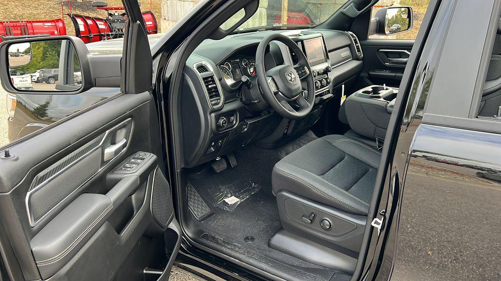 new 2025 Ram 1500 car, priced at $41,701