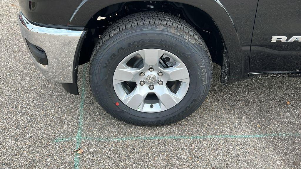 new 2025 Ram 1500 car, priced at $41,701