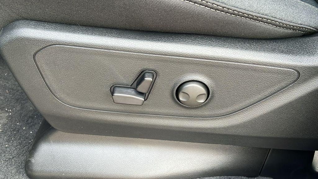 new 2025 Ram 1500 car, priced at $41,701