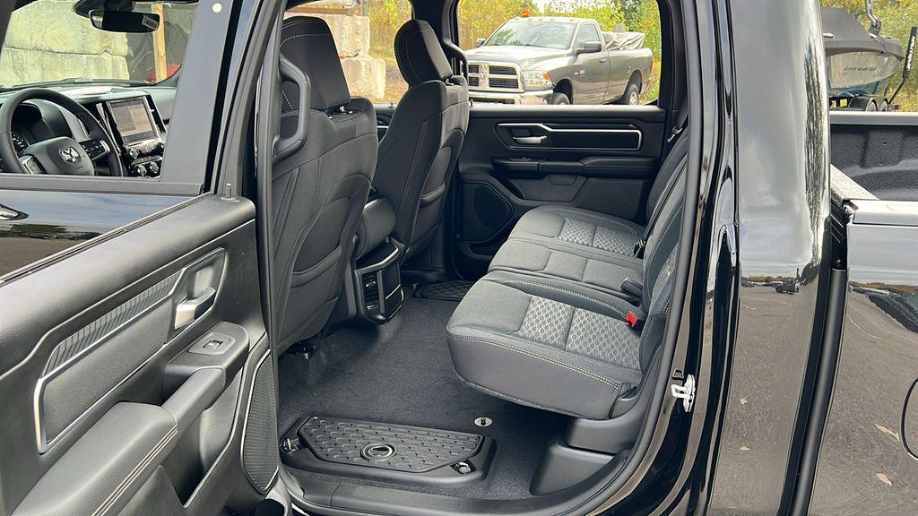 new 2025 Ram 1500 car, priced at $41,701