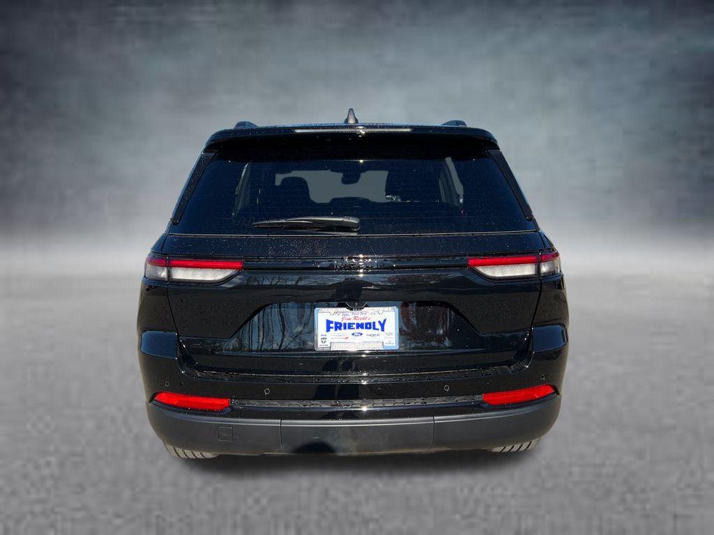 new 2025 Jeep Grand Cherokee car, priced at $43,529