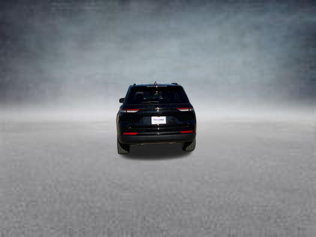 new 2025 Jeep Grand Cherokee car, priced at $43,529