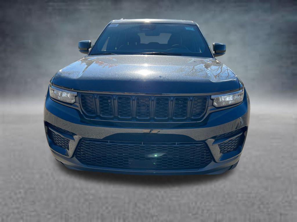 new 2025 Jeep Grand Cherokee car, priced at $43,529