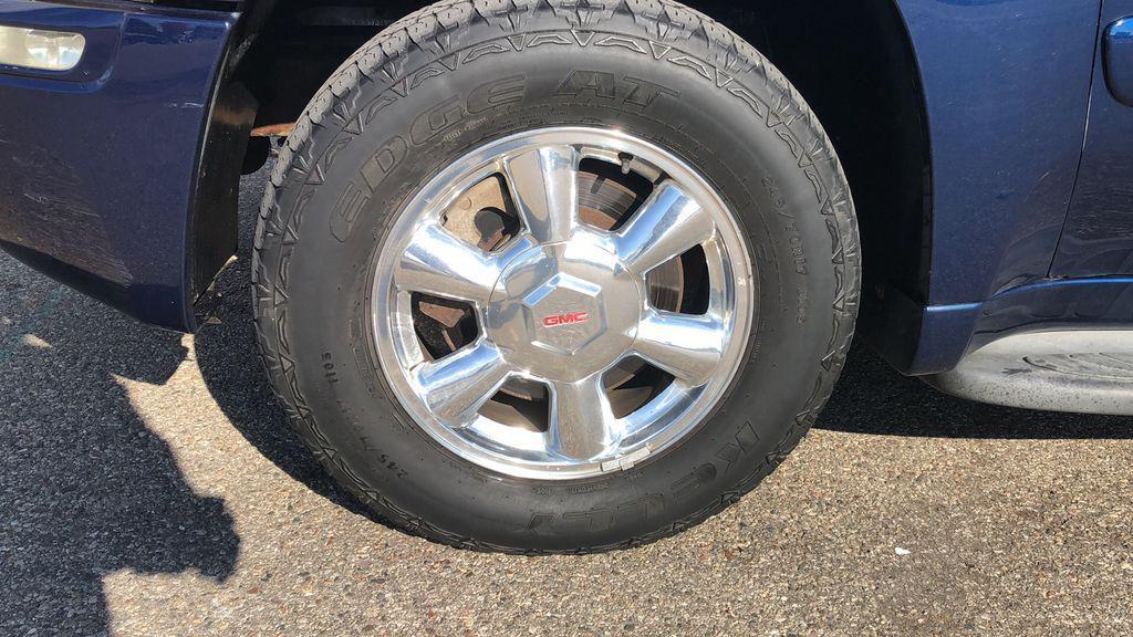 used 2004 GMC Envoy XL car, priced at $3,126