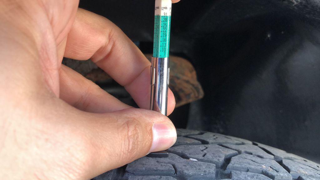 used 2004 GMC Envoy XL car, priced at $3,126