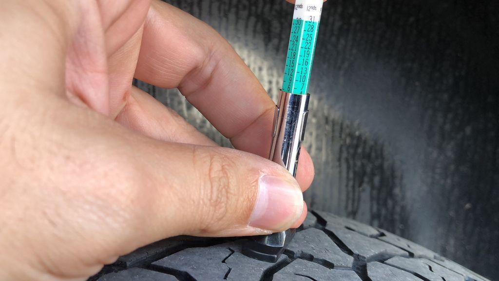 used 2004 GMC Envoy XL car, priced at $3,126