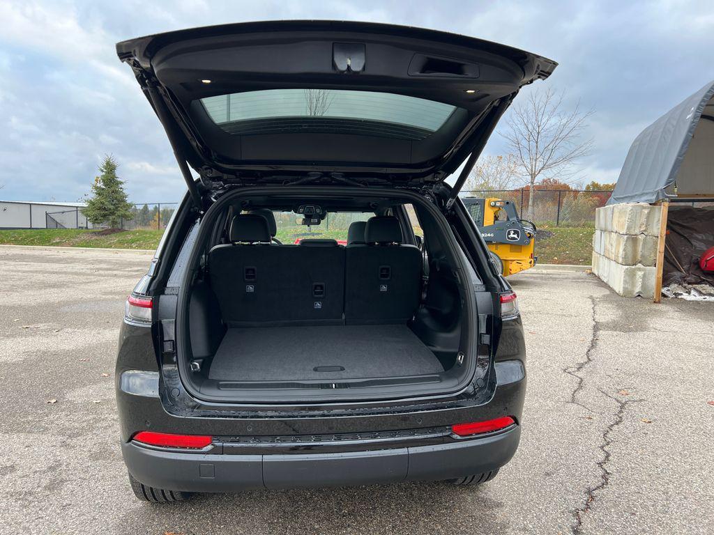 new 2025 Jeep Grand Cherokee car, priced at $46,808