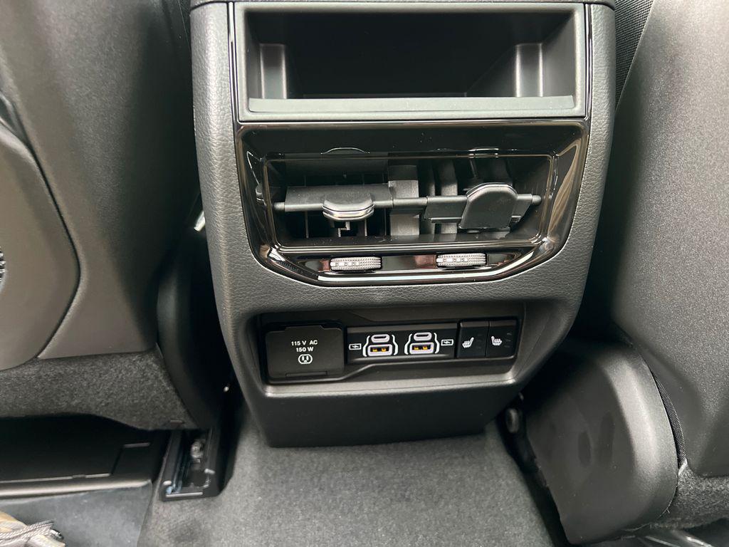 new 2025 Jeep Grand Cherokee car, priced at $46,808